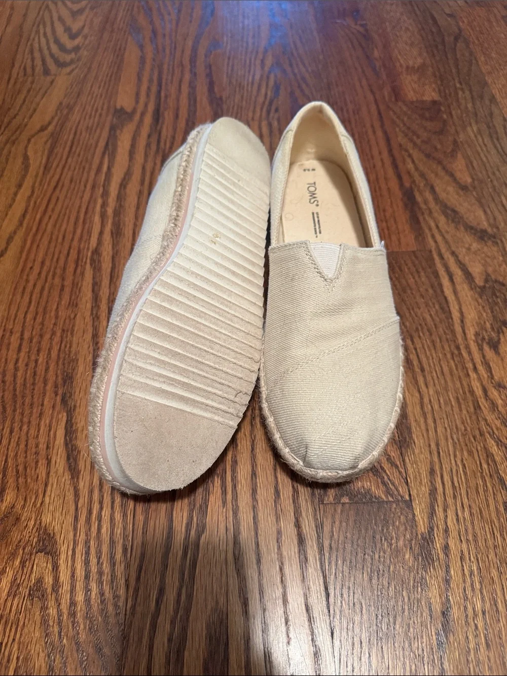 TOMS Women 9.5 Classic Slip-On Espadrilles in Beige